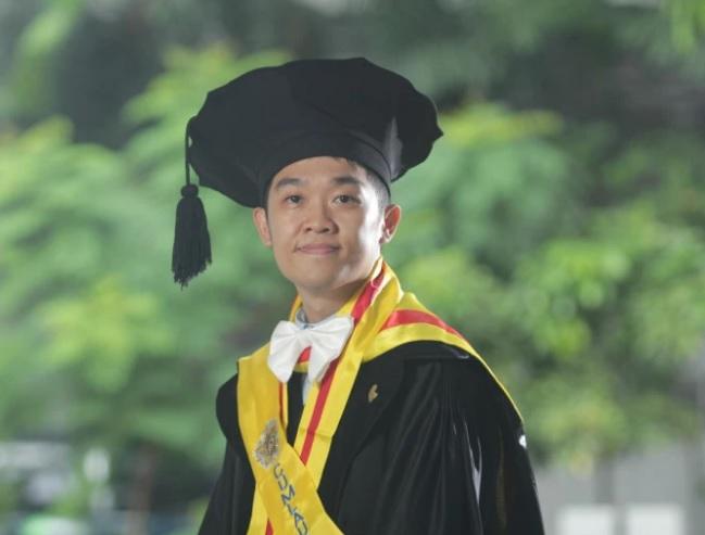 Stanley Raih Gelar Doktor di UGM dalam Waktu 2 Tahun 5 Bulan